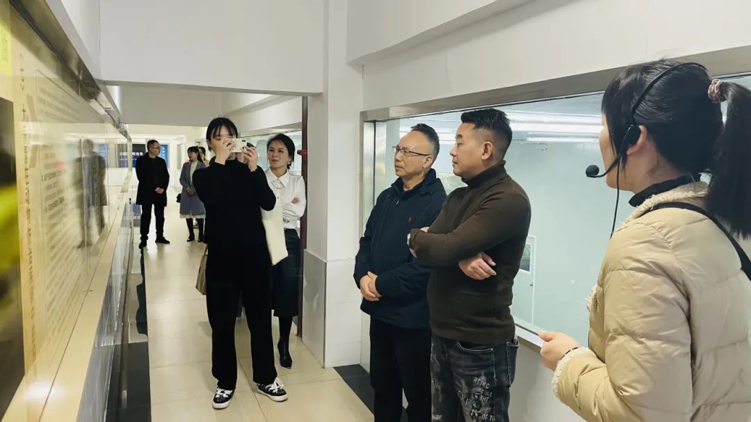 種下梧桐樹，引得鳳凰來