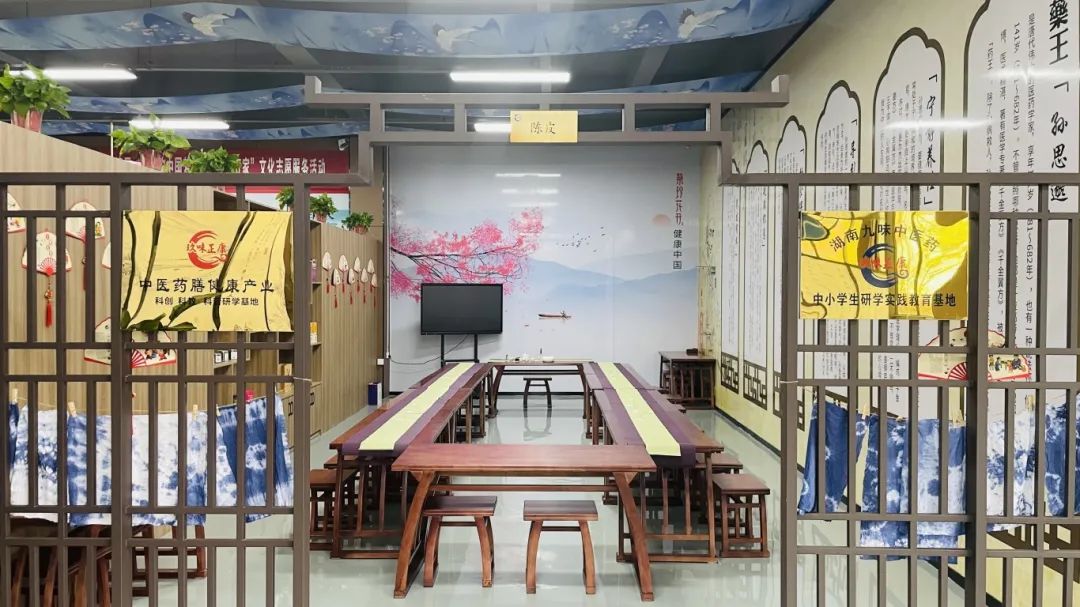 種下梧桐樹，引得鳳凰來