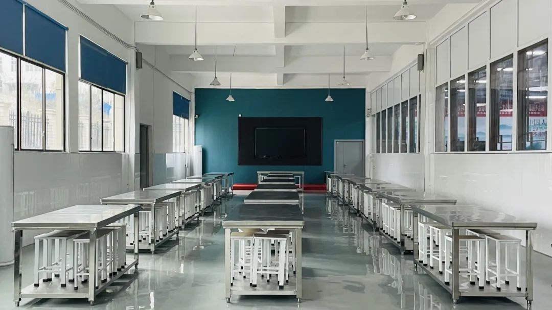 種下梧桐樹，引得鳳凰來