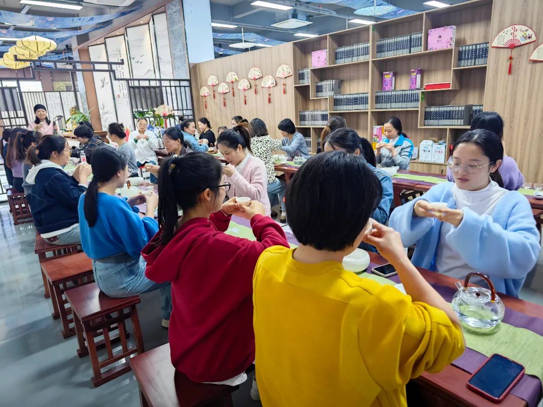 邵陽學院附屬第二醫院團建秋游拓展活動在天香生物紫色健康產業園盛大啟航